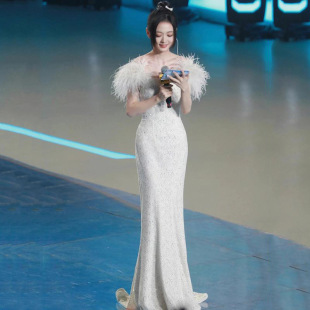 �~β���Y���p��С����ʽ�������B��ȹ���°�ɫһ�ּ���ë�鼆�Y��