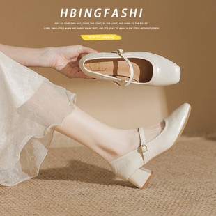 ţƤ��~��ʽ�����ЬŮ�ָ����^����Ь���|ͨ��һ�֎�������ŮЬ.