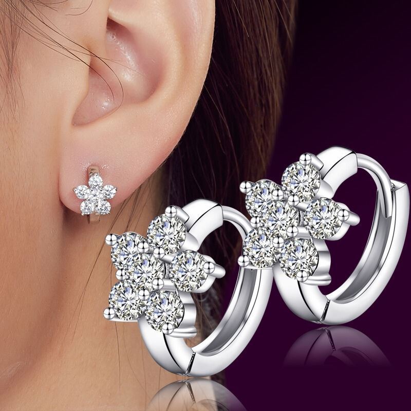 Transfronterizos de venta caliente de nieve zircon nicho de diseño de alta calidad super brillante orejas ligeras lujosas aretes de estilo retro