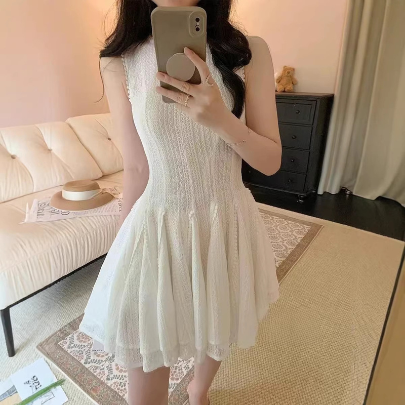 French-Style Socialite-Style Knitted Dress by Vietnamese Designer, Elegant Sleeveless Lace Slim-Fit Princess Puffy Dress French-Style Socialite-Style Knitted Dress by Vietnamese Designer, Elegant Sleeveless Lace Slim-Fit Princess Puffy Dress