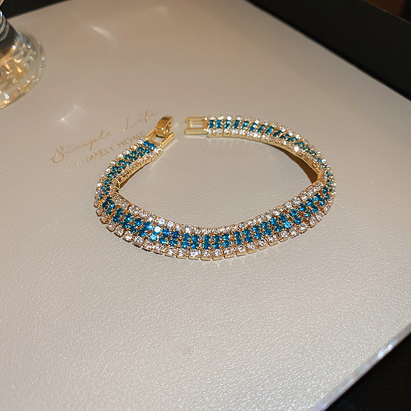 Pulsera de diamantes de lujo ligero europea y americana, pulsera de diseño de personalidad de nicho de todo fósforo, temperamento de moda, joyería de sentido avanzado al por mayor