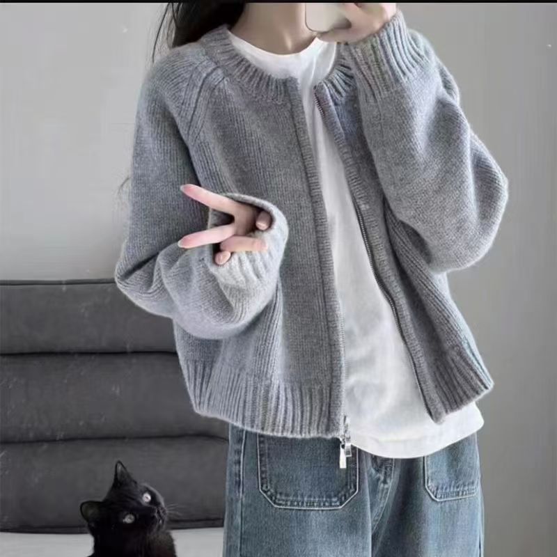 2025秋冬新款宽松灰色短款毛衣外套女装加厚拉链长袖针织开衫上衣