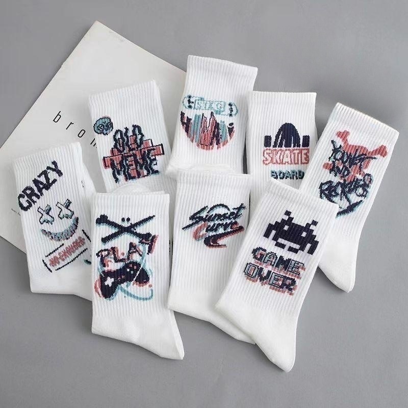 Calcetines de mujer Primavera y otoño Calcetines de media pierna de moda versátil estilo punk casual que absorbe el sudor baloncesto de la calle Deportes medias de los hombres