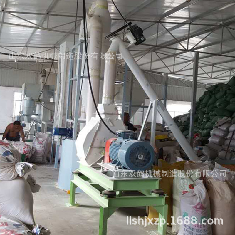 整个玉米棒子都可以粉碎的水滴式粉碎机 3-10吨产量的饲料粉碎机