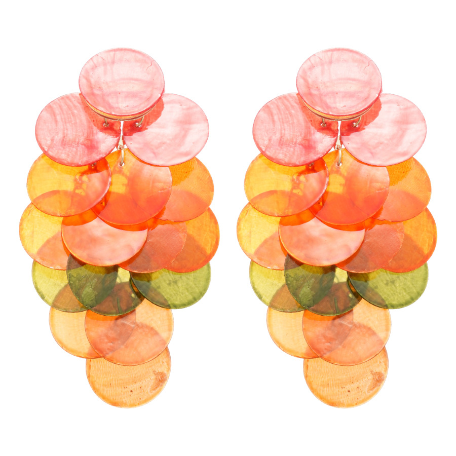 Pendientes de borla de concha redonda de aguja de plata Pendientes de moda de estilo de vacaciones para mujer Pendientes de sentido de alta gama de lujo ligero Sentido de diseño nicho