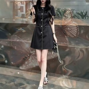 [�F؛]��ɫС���L�����B��ȹŮ�ļ��¿������L���|�@�ݶ���A��ȹ