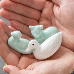 Creative Ceramic Craftsmanship Daily Use Chopstick Holder for Home and Hotel, Chopstick and Spoon Slinger