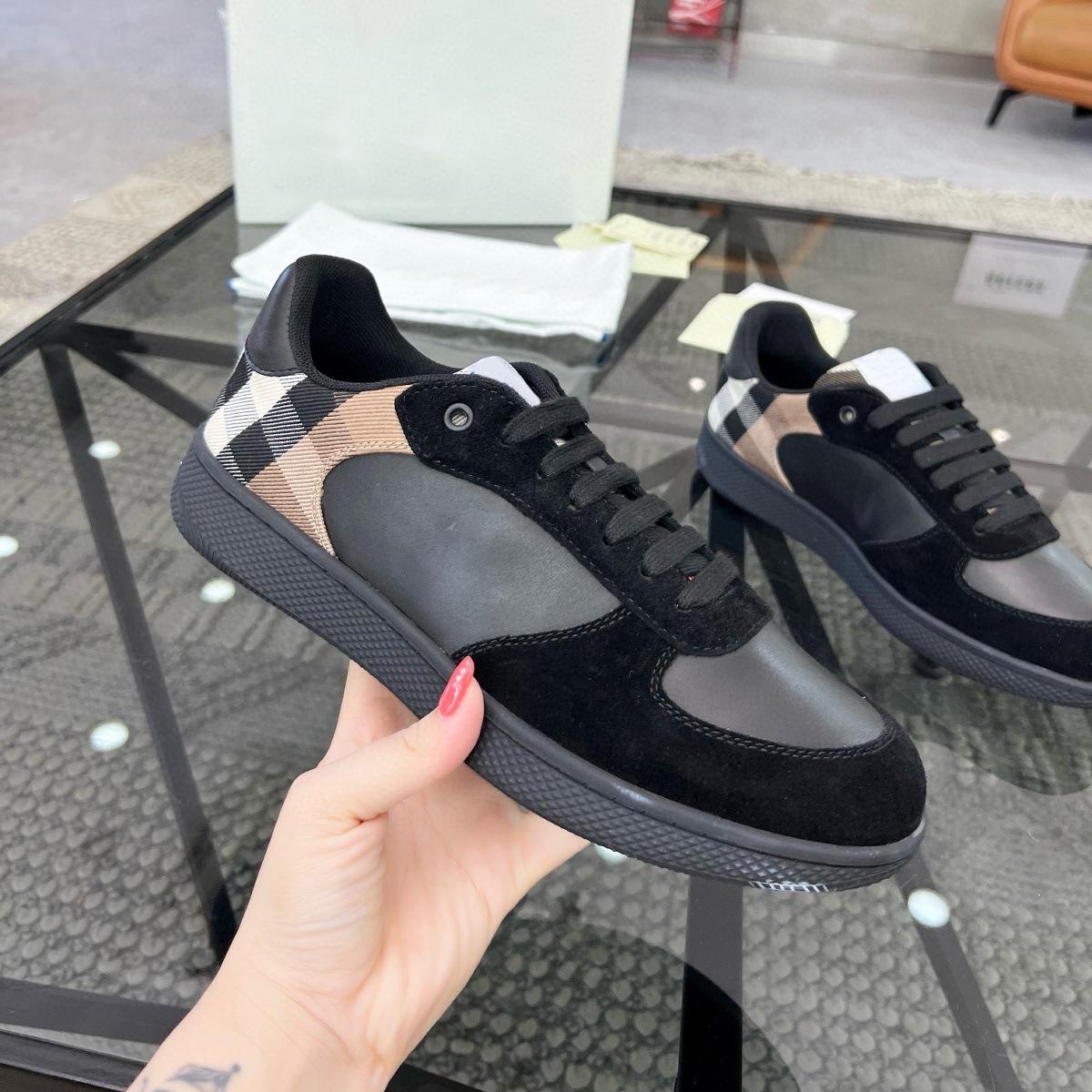 2025 new style flat lace-up sneakers for men, European style, genuine leather, versatile, trendy casual shoes, youth sports shoes
