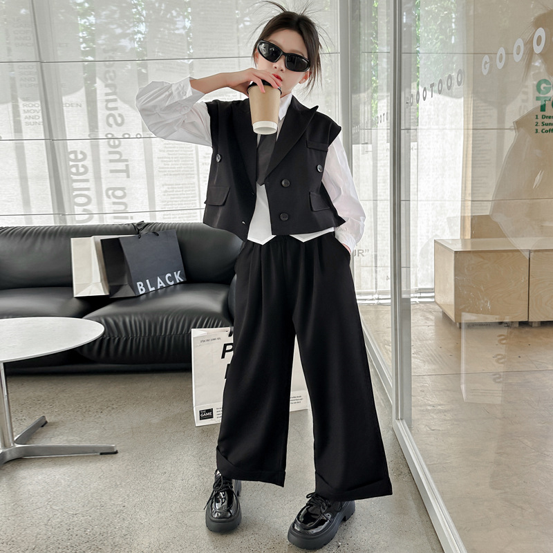 女の子の秋の服の新しいファッション 2025 新しい韓国スタイルの女の子のファッショナブルなインターネット有名人の長袖スーツベストとズボンのスーツ