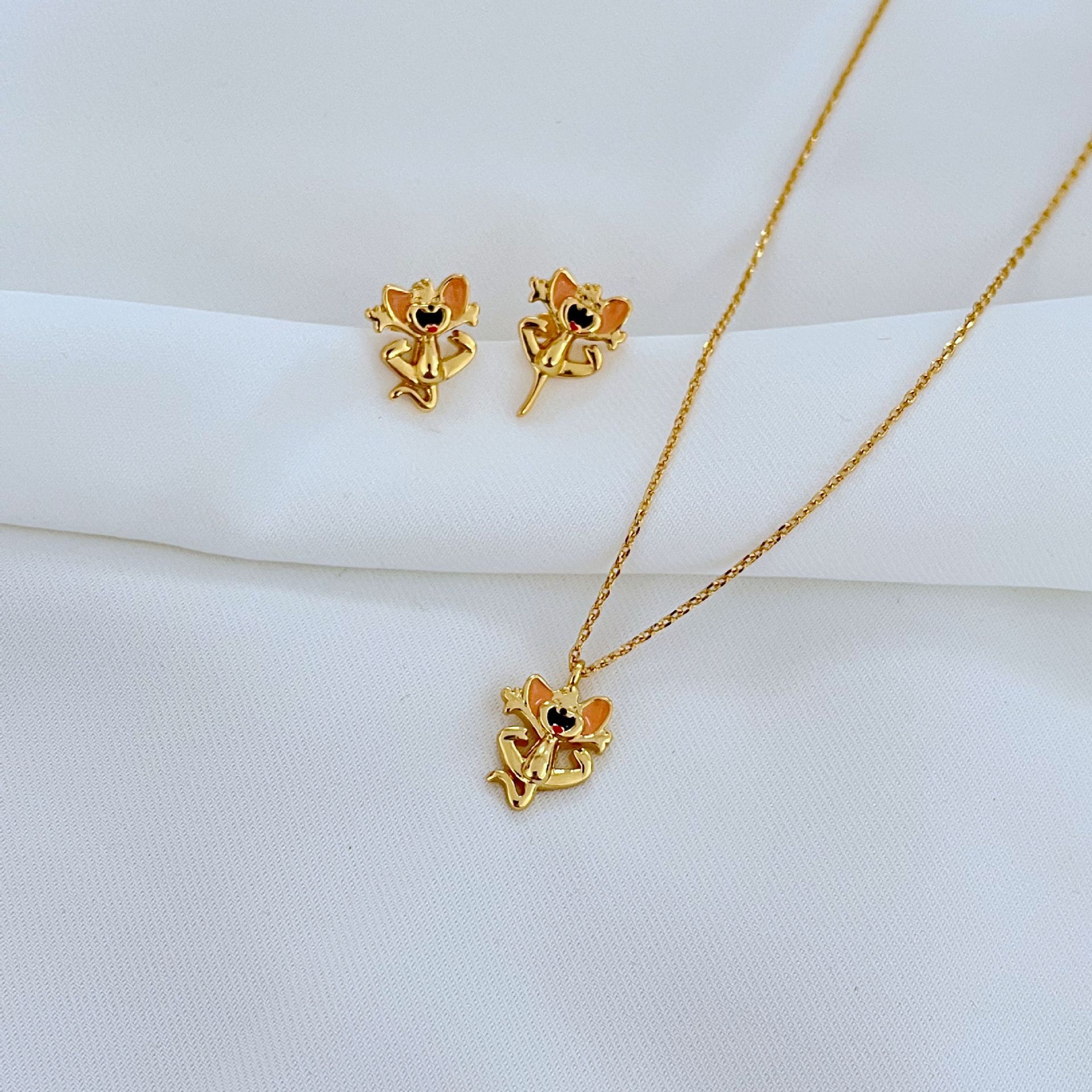 Fashionable cute enamel