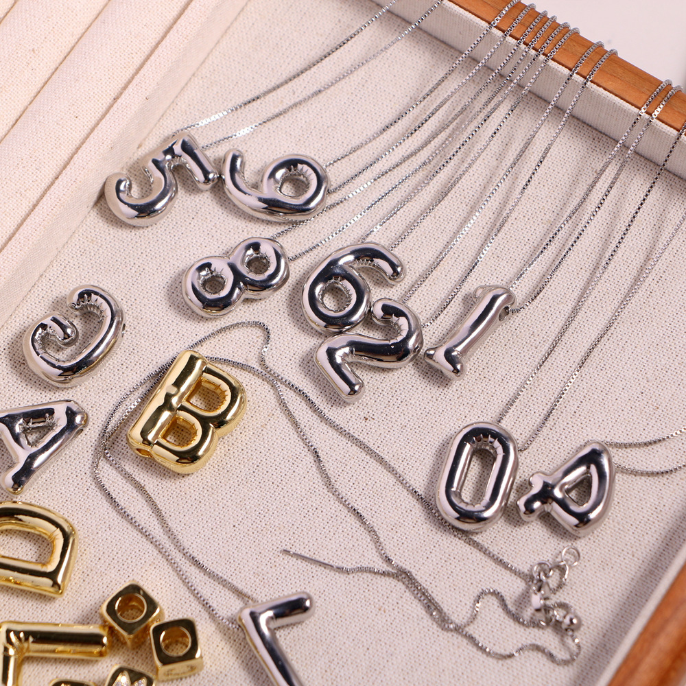 Collana con ciondolo numeri arabi gioiello moda talismano_voghion.com