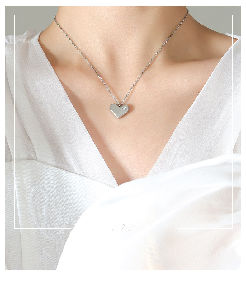 Fashion Heart Shape Titanium Steel Necklace Inlay Zircon Stainless Steel Necklaces