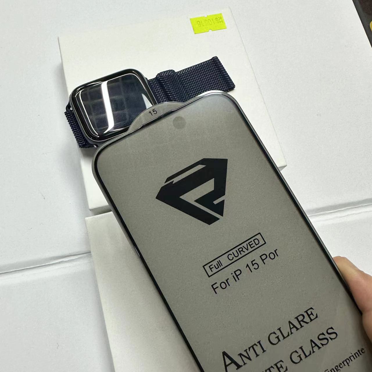 Adecuado para iphone15 pantalla de seda esmerilado alta presión borde transparente 35giPhone15Pro tres película templado fuerte pegatina protectora