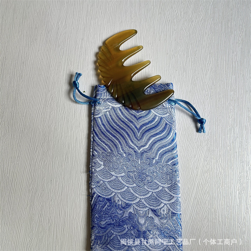Hand Carved Horn Meridian Comb Long Handle Gift Box Holiday Business Gift in use