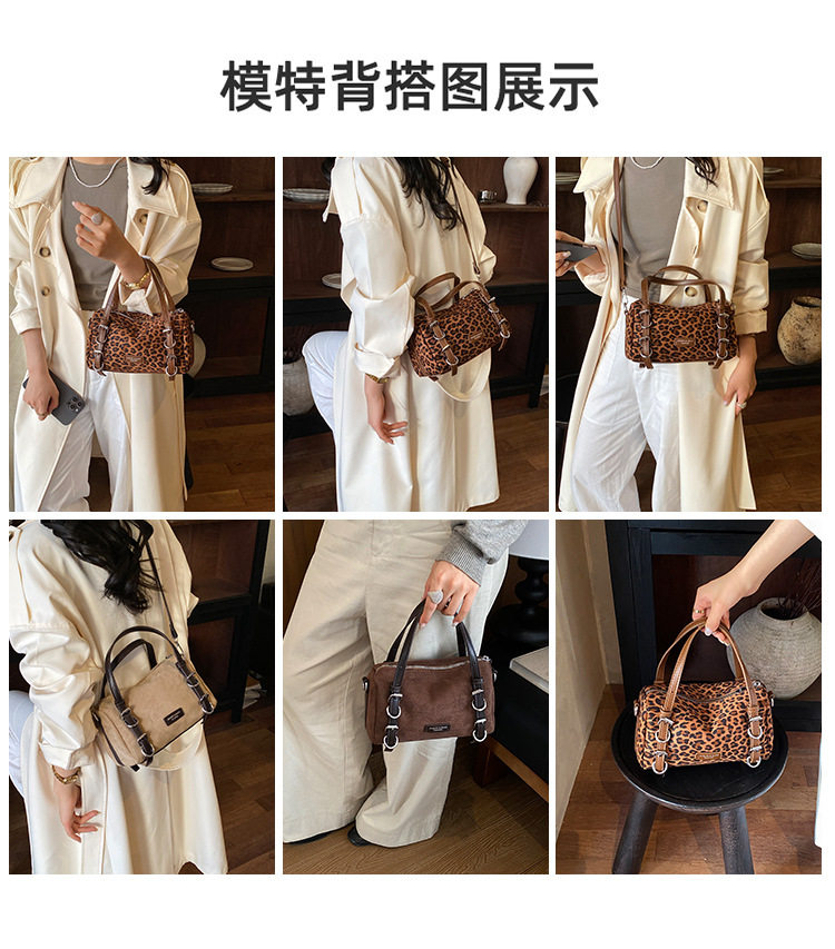 Túi xách nách nữ kiểu gối đeo chéo đơn giản — màu cà phê, màu nâu nhạt, vằn báo chi tiết 9