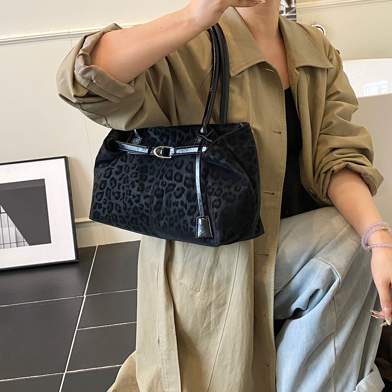 麂皮大容量托特包包女2025新款早秋高端大气轻奢小众高级感腋下包|undefined
