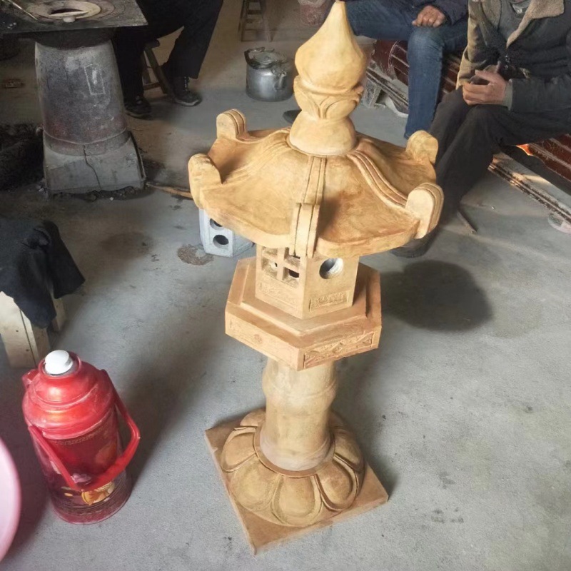 Старый и элегантный, высота 100, стоимость доставки оплачивается покупателем.