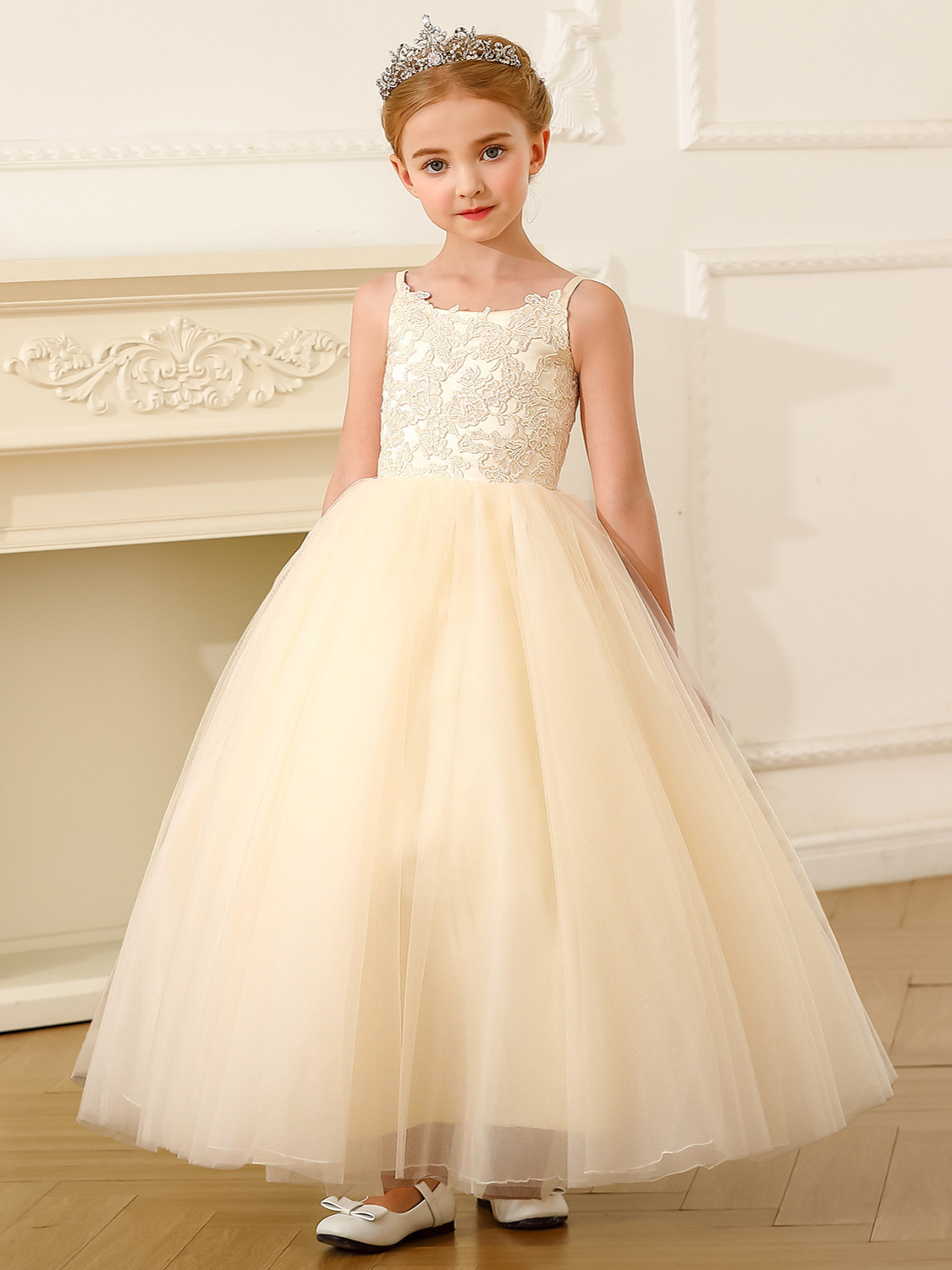 Comercio exterior transfronterizo Vestido de boda para niños europeos y americanos Vestido de niña de flores de encaje Rendimiento anfitrión cumpleaños Sling vestido esponjoso para mujeres