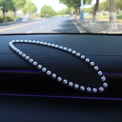 New creative car supplies diamond-encrusted Camellia car anti-slip mat female car car ornaments jewelry manufacturers (Anti-slip mat) - oval-pad-color-pearl-2656cm