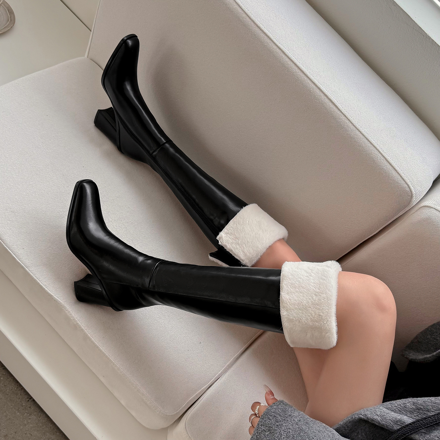 Boot nữ cổ cao mũi vuông gót dày da thật, phong cách hiệp sĩ, có thể gập ống — Lớp lót nhung đen
