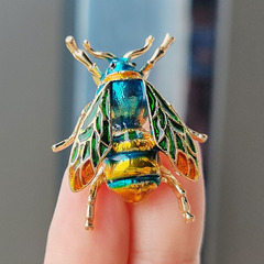 European and American Fashion Animal Brooch Alloy Painting Oil Flower Wholesale Pin Bee Brooch Yiwu Wholesale