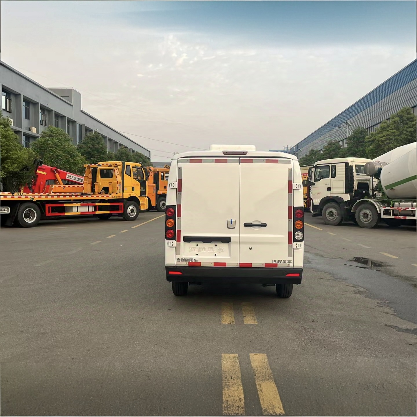 吉利纯电动冷藏车 新能源冷链车 面包式保温冷冻车 绿牌冷藏车