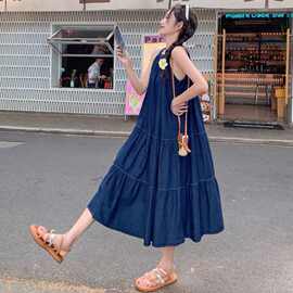 法式挂脖牛仔连衣裙女2026夏季新款高级感气质时尚宽松显瘦A字裙