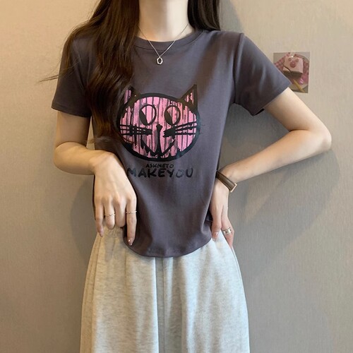 Cute and Unique White Off-Shoulder Short T-Shirt for Women with Cat Cartoon Print – Sleek, Slimming Design