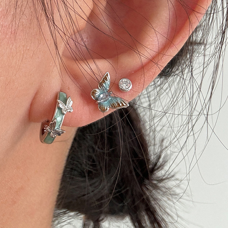 Green sophisticated cute elegant fashionable trend earrings
