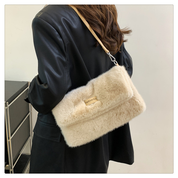This year's popular Korean version of for women in 2023, new trendy large capacity single shoulder crossbody plush_voghion.com