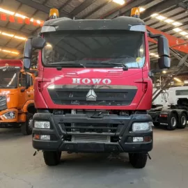 牵引车;货车;装载机械