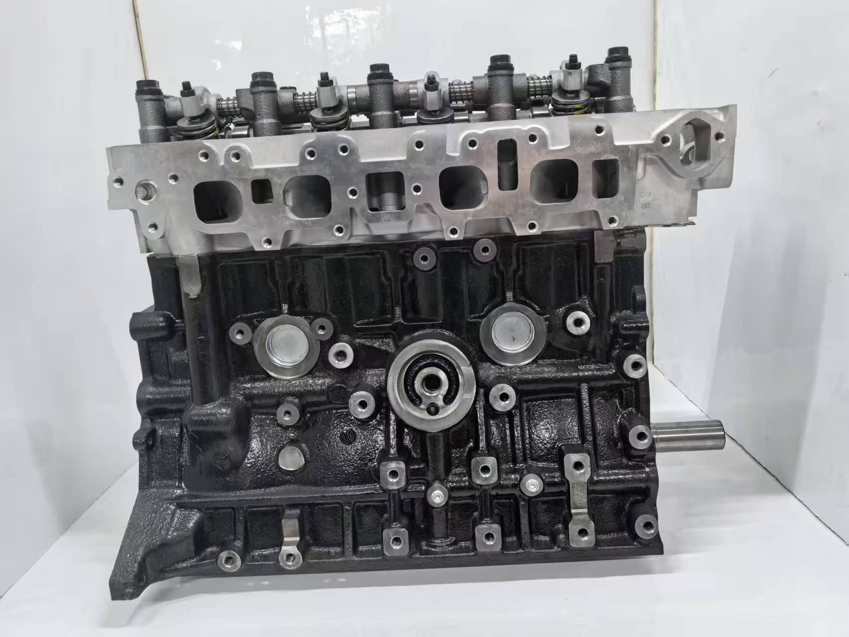 Suitable for Toyota Hiace Hilux 22R Engine, Cylinder Head and Cylinder Block Assembly, Brand New Domestically Produced, with One Year Warranty