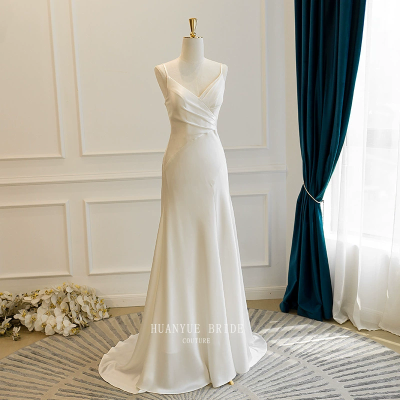 Простой французский атласный лента с V-образным вырезом