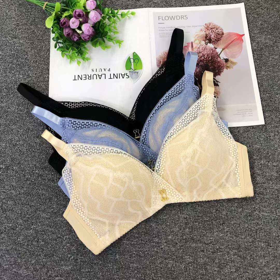 Nueva colección de pecho push-up ajustable de tres pechos cómoda sin costura inalámbrica superior delgada inferior ropa interior gruesa sujetador de las mujeres