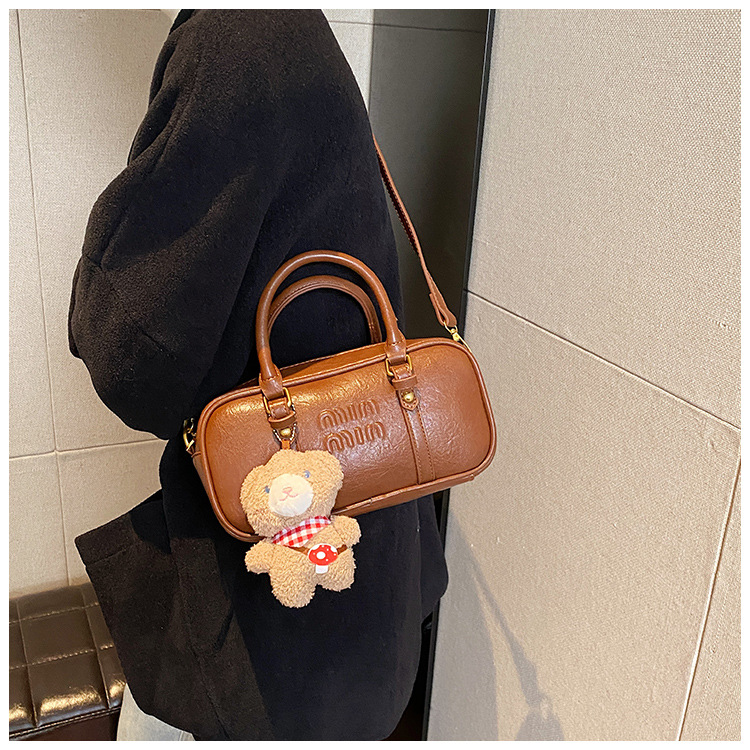 Cross-border hand-held bowling bag for women in autumn and winter 2025, new retro commuter pillow bag, large capacity crossbody bag undefined