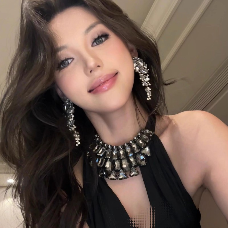 超フラッシュ水晶流蘇誇張イヤリング女性の贅沢な高級感晩餐会のピアス女神の気質耳飾り|undefined