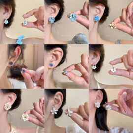 超仙蓝白花朵耳钉女2026新款个性气质耳环氛围感打卡出片神器耳饰