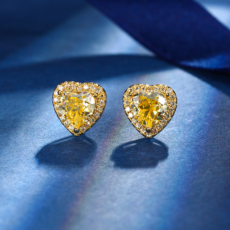 El otoño y el invierno Nueva Zhuang Sheng joyería de alto carbono Diamante de Hielo Flor de corte amarillo Diamante de cobre con incrustaciones en forma de corazón traje 10*10-6*6