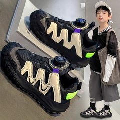 男の子の回転ボタンの運動靴2025春秋の新型のタイヤの柔らかい底のお父さんの靴の子供のレジャーのランニングの靴