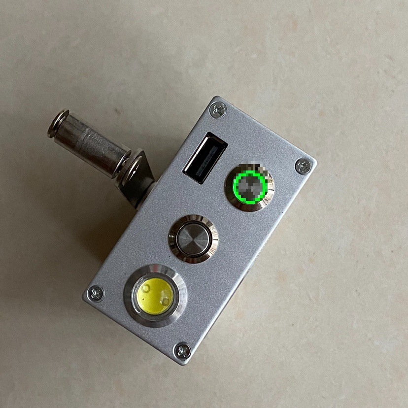 手摇点火可以照明手摇德株点火便携USB充电发电机2分钟几垒