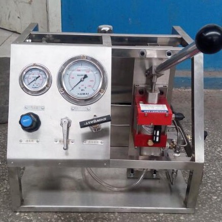 生产供应shine-east牌石油行业用手自一体增压泵LQM40