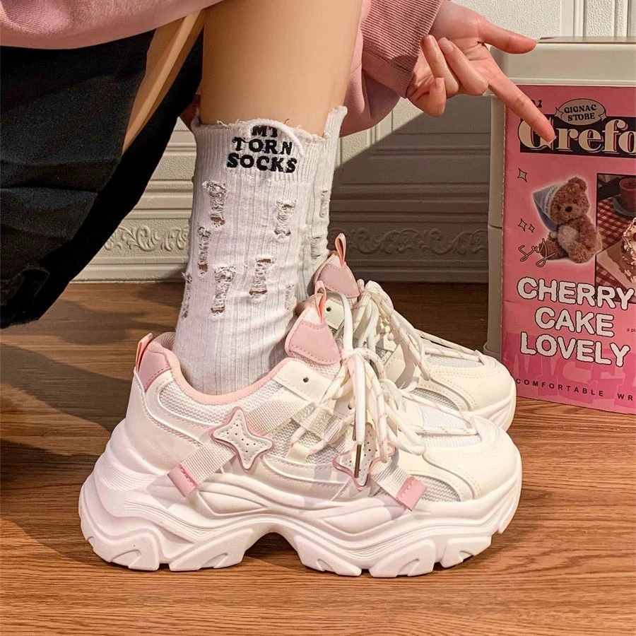 2025 новых осенних спортивных кроссовок для женщин, популярные белые кроссовки, дышащие и универсальные, нишевые легкие повседневные кроссовки на платформе в стиле "dad shoes"