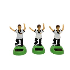 新款太陽能足球擺件辦公用品擺設熱銷搖頭公仔汽車擺件 卡通動物