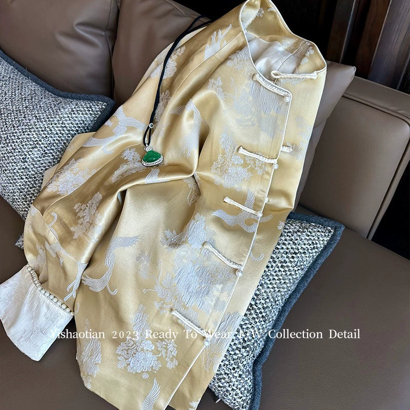 Новая китайская жаккардовая бисерная куртка с ацетатным атласом 2025 женская весна