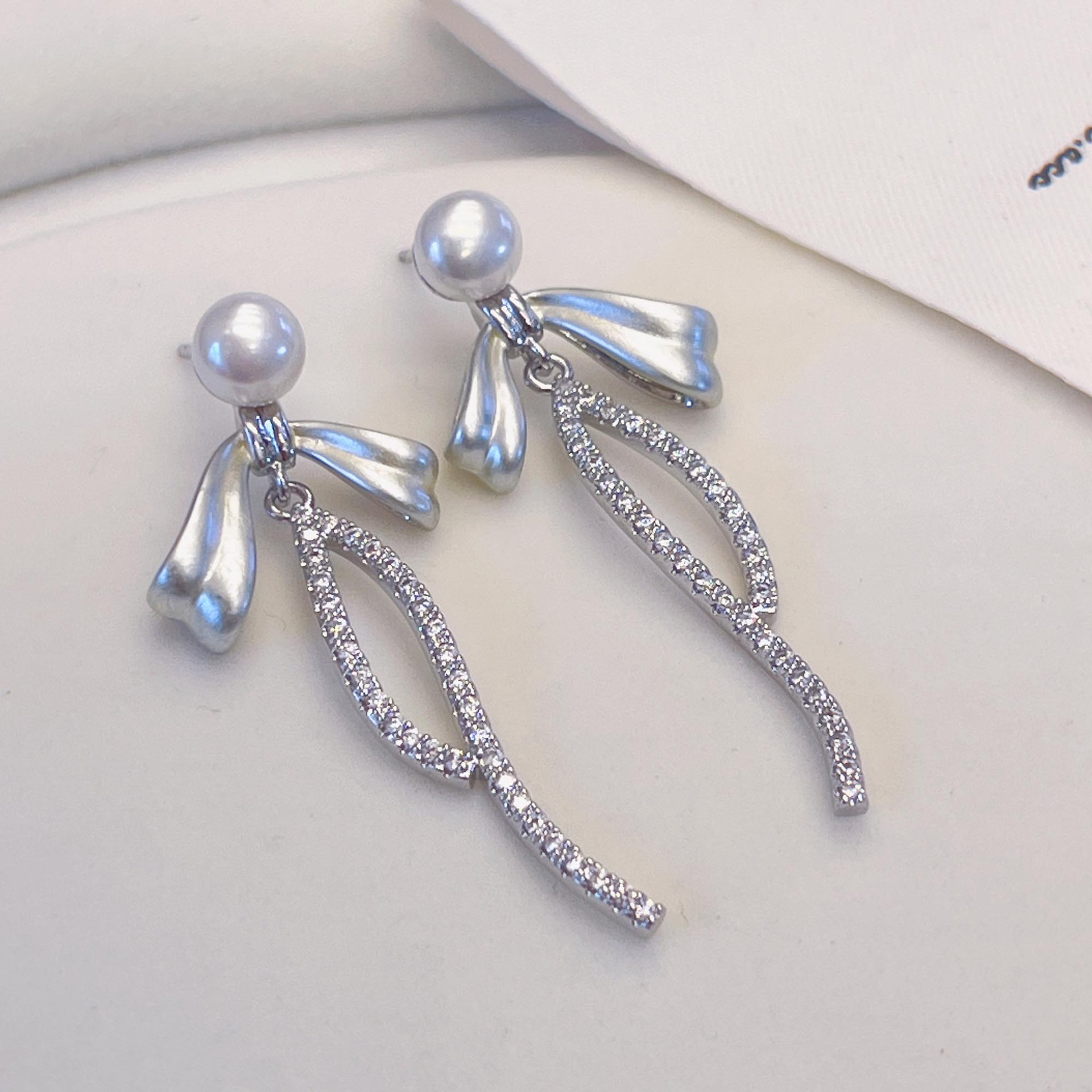 ���� ��ʽ���Գƺ��������tianȻ��ˮ����ins�߼��ж������ʶ���