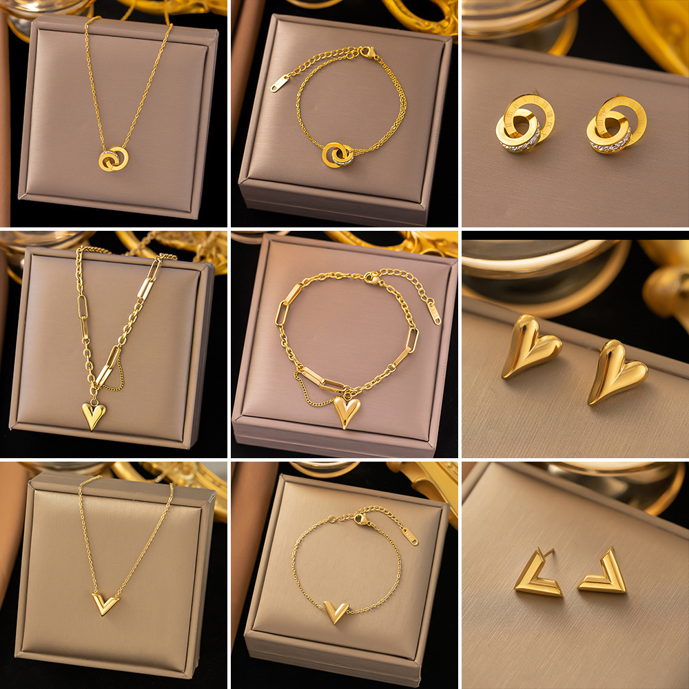 跨境新款不掉色钛钢手链炉内电镀18K金百搭时尚ins通勤风手饰女