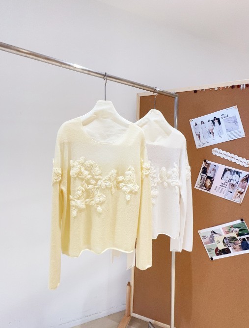 南油原创设计秋冬新款法式慵懒风立体绣花毛衣女时尚宽松圆领上衣|undefined