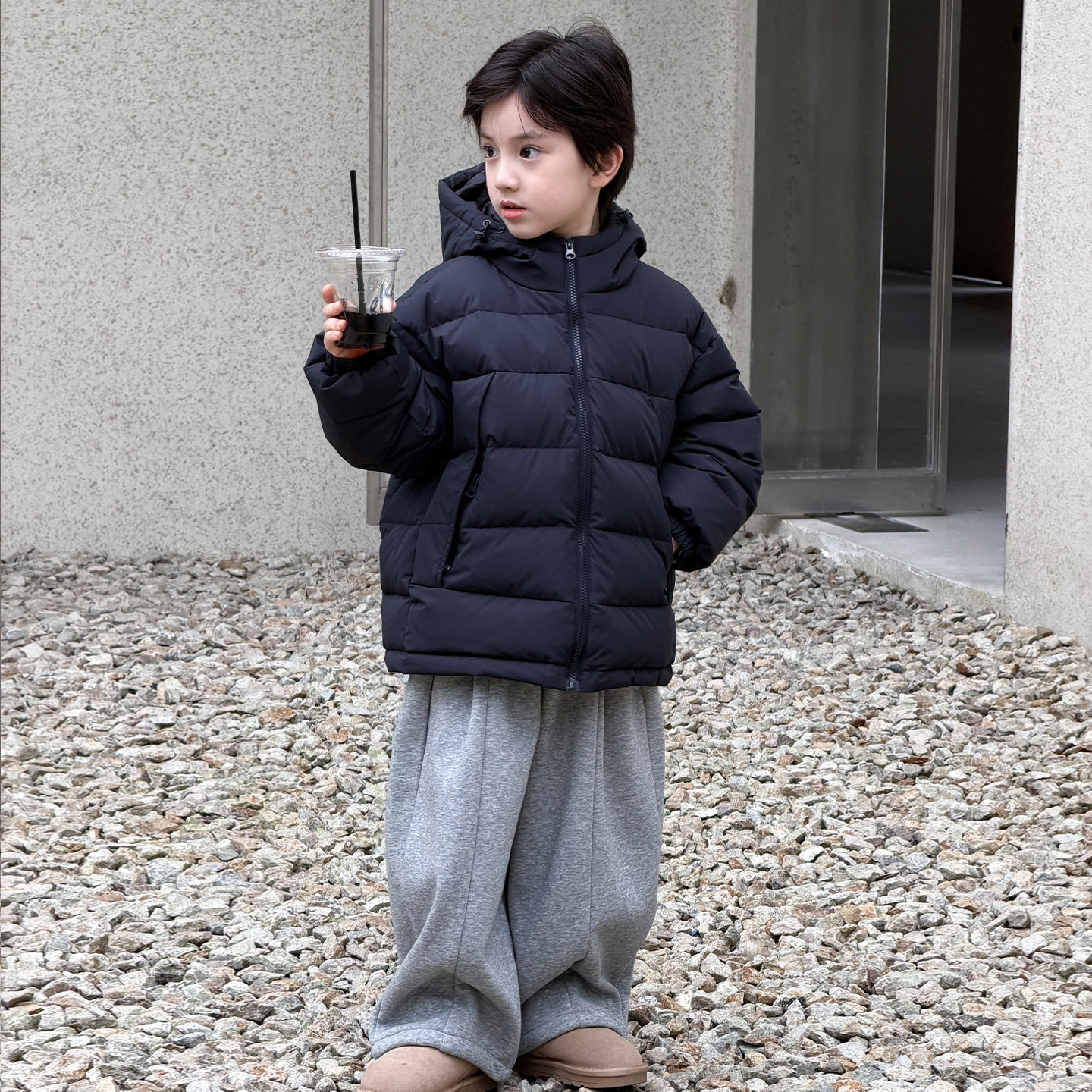 McCarthy ropa para niños chaqueta de plumón para niños chaqueta de pan gruesa para niños 2025 invierno nuevo chaqueta de calentamiento de la piel blanca