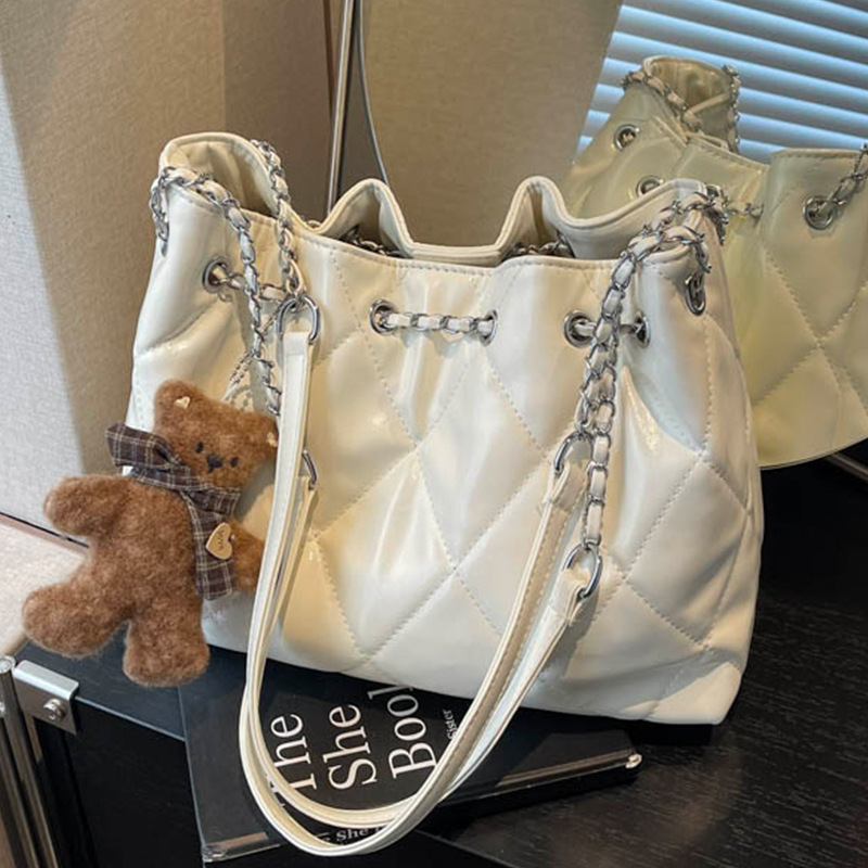 Versatile Wax Leather Diamond Grid Simple Single Shoulder Tote Bag Texture Chain Armpit Bag_voghion.com