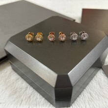 �W��÷�ҕr��С�A�P�ʯ���Ů�M荕r�Ђ��Ժ��s�w����������h